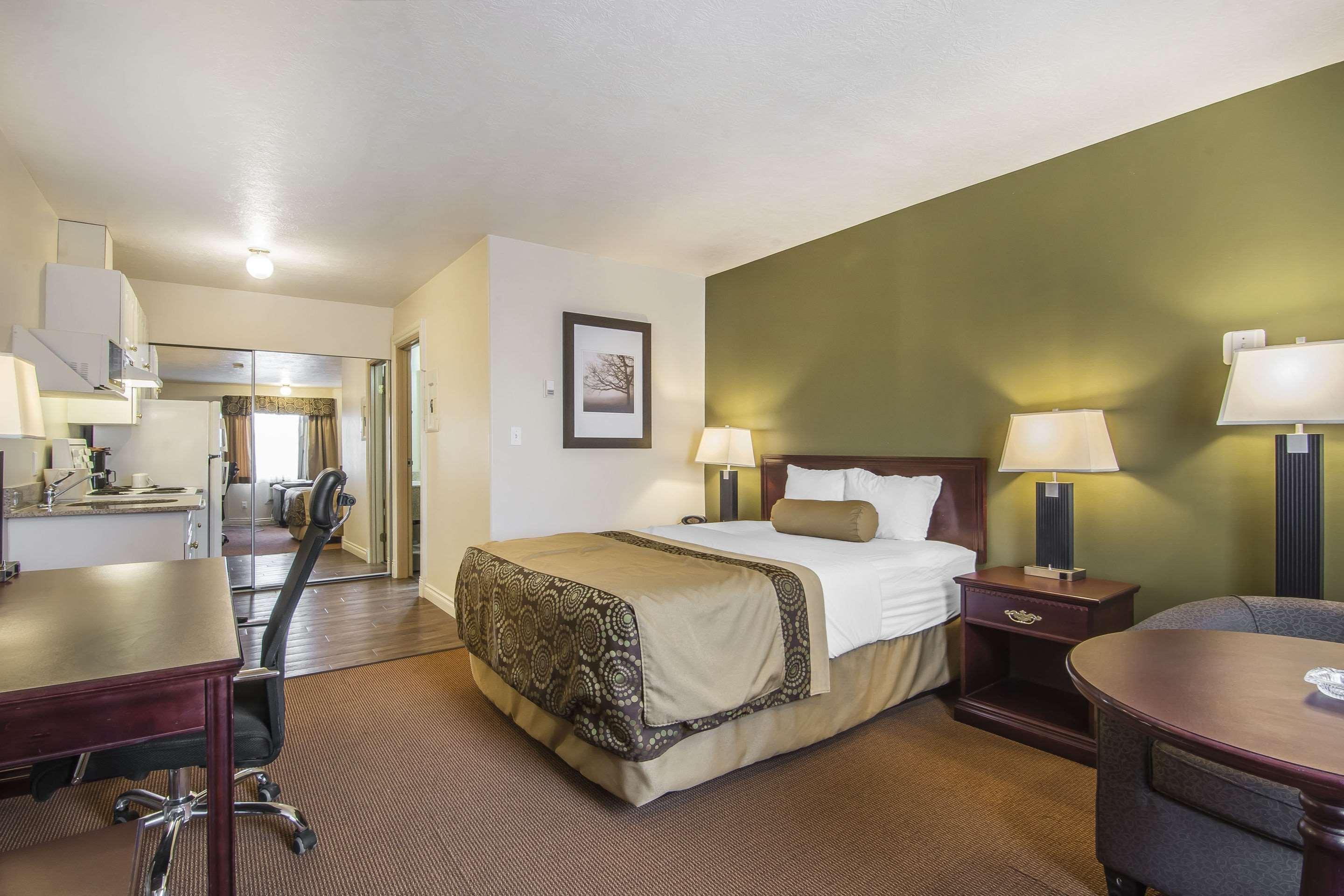 Econo Lodge Inn & Suites High Level Exteriér fotografie