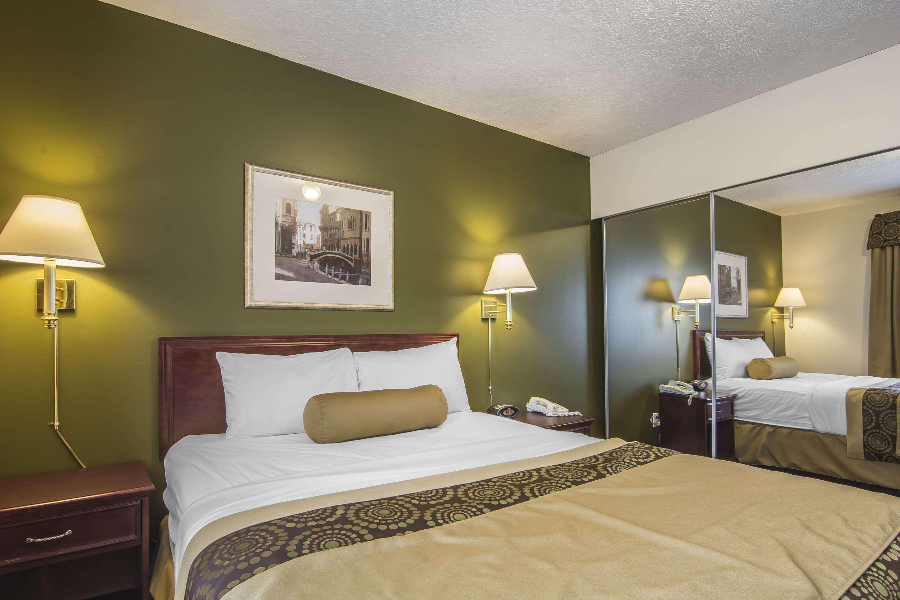Econo Lodge Inn & Suites High Level Exteriér fotografie