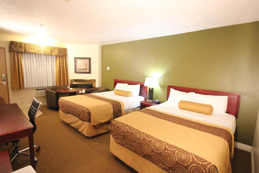 Econo Lodge Inn & Suites High Level Exteriér fotografie