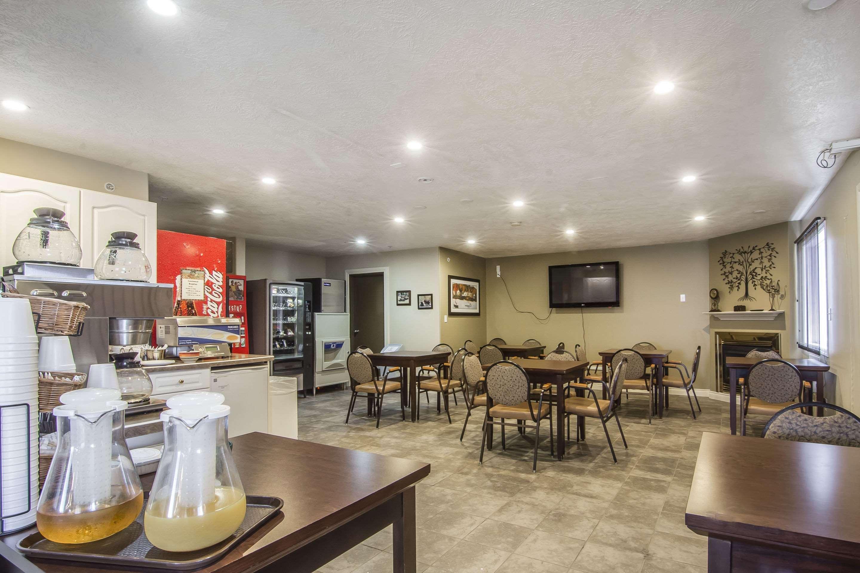Econo Lodge Inn & Suites High Level Exteriér fotografie